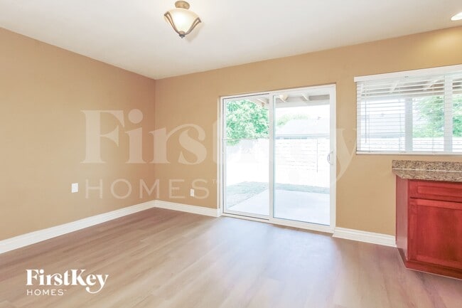 Building Photo - 12215 N 36th St