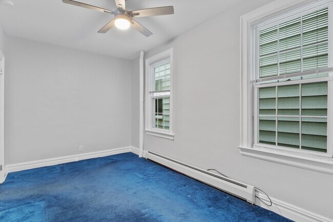 Building Photo - 120 W 45th St