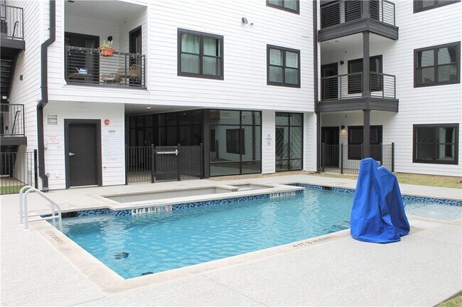 Building Photo - 3101 Govalle Ave