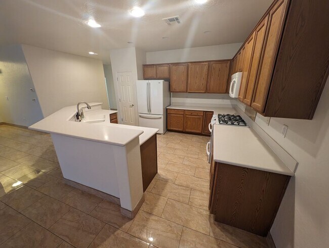 Building Photo - 7521 Chaffinch St