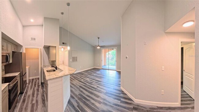 Building Photo - 4102 Central Sarasota Pkwy