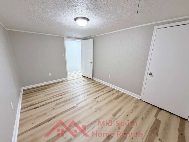 Building Photo - 200 N Tipton St