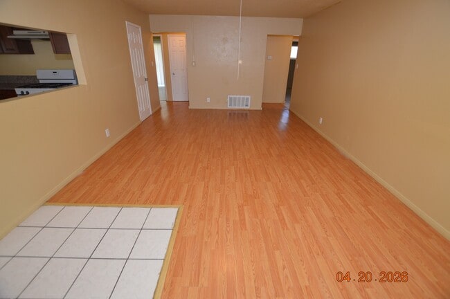 Building Photo - 325 Pershing Dr