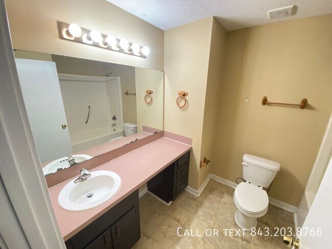 Building Photo - 106 Eaton Way