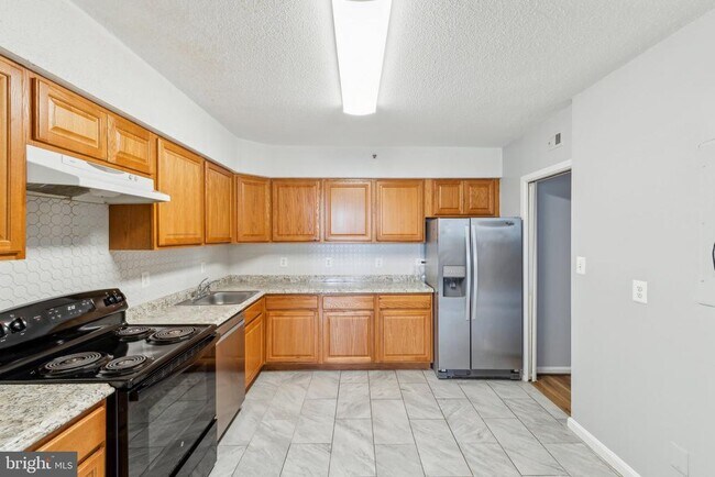 Building Photo - 3713 S George Mason Dr