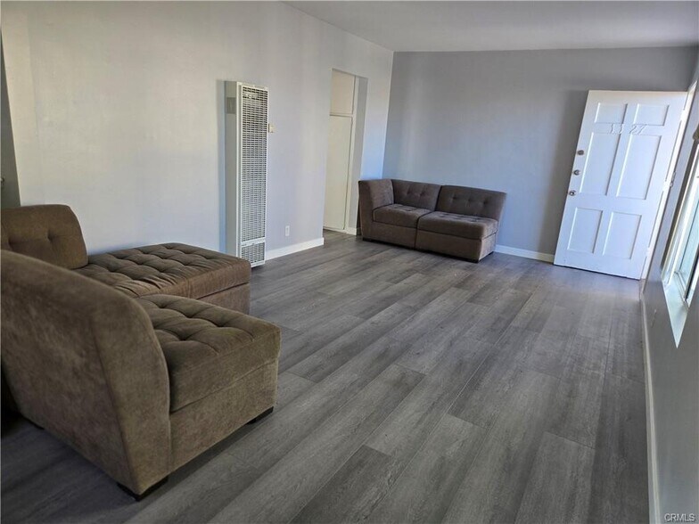 Building Photo - 1129 N Clark St