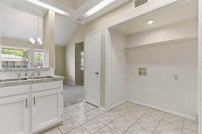 Building Photo - "Bright and Spacious 2-1 Duplex with Flexible Loft Space in Prime Keller Location!"