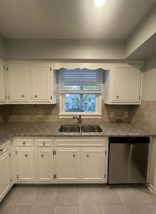 Building Photo - 207 Westfield Dr