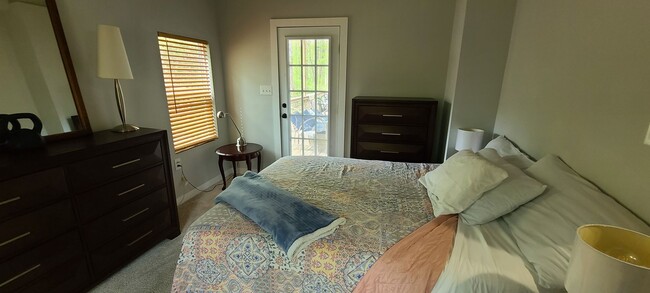 Building Photo - Short-Term Rental - Less than 10mins from ...