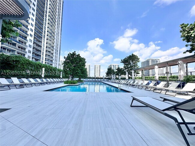 Building Photo - 1400 Biscayne Blvd