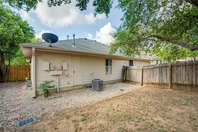 Building Photo - 8110 Willet Trail