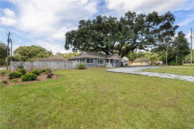 Building Photo - 2762 Hillcrest Rd