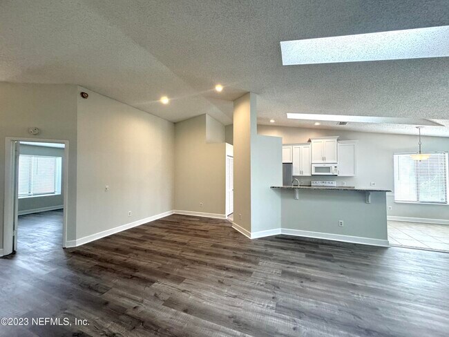 Building Photo - 103 Quail Cove