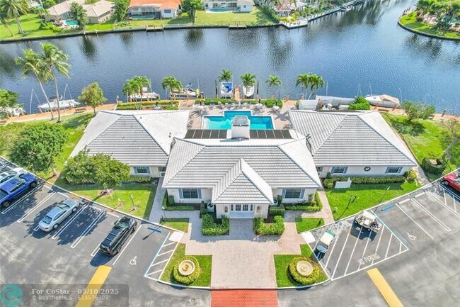 Building Photo - 160 Cypress Club Dr