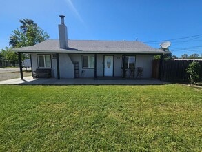 Building Photo - Home for Rent in Corning! 2 Bedroom 1 Bathroom PLUS Bonus Room