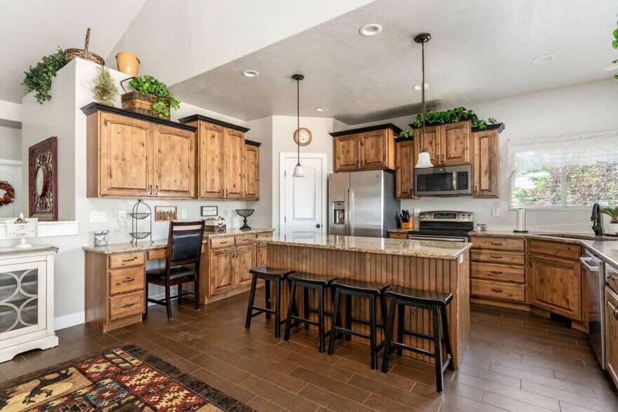 Building Photo - 358 S Wrangler Ct