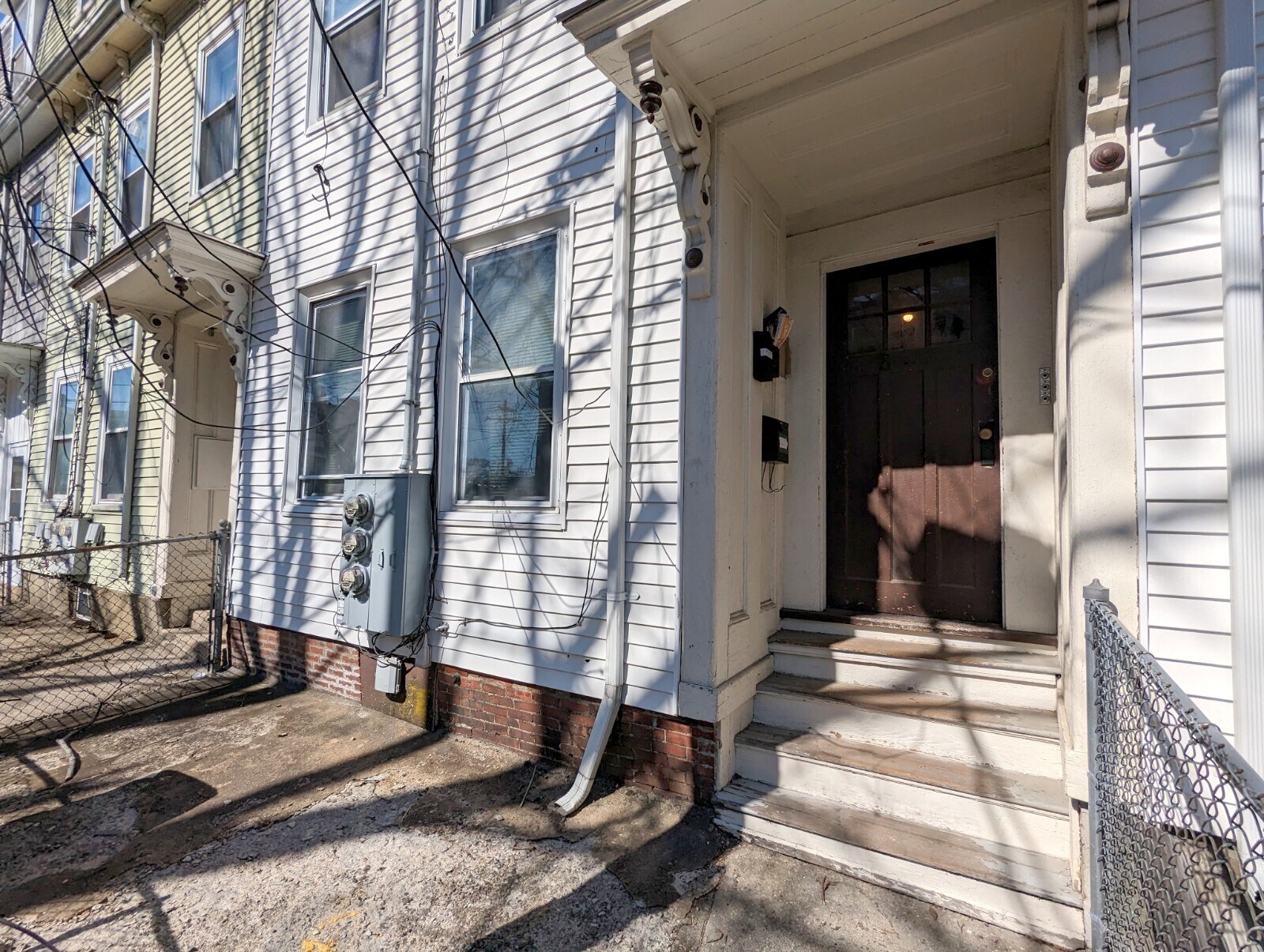 Building Photo - 8 Evergreen Sq