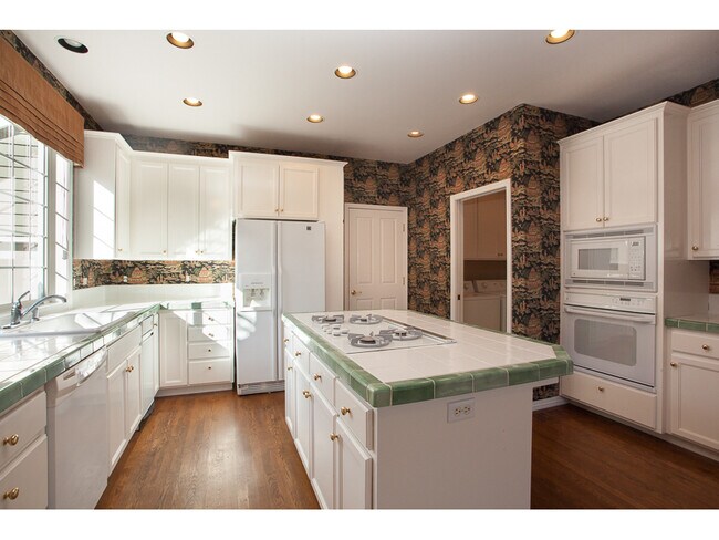 Building Photo - 16090 NW Birdie Ln
