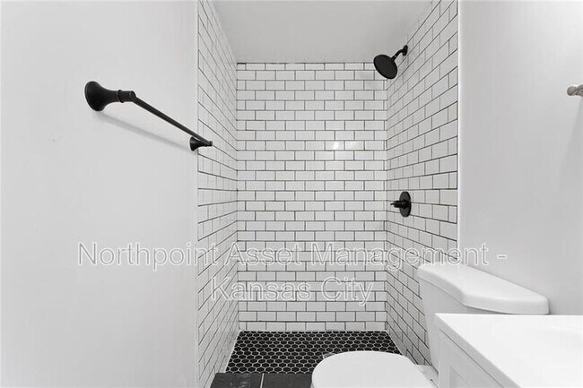 Building Photo - 16364 E 34th St S