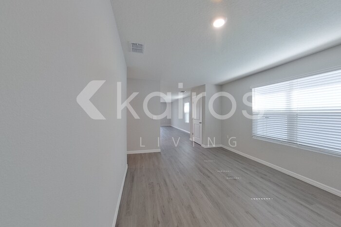 Building Photo - 4445 SW 85 Ln