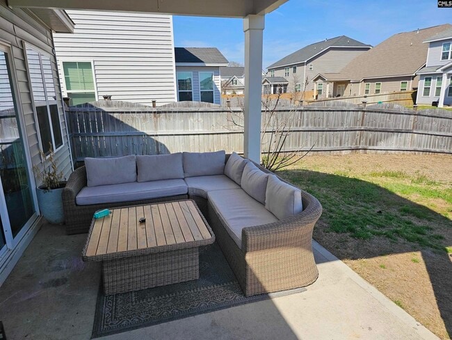 Building Photo - 819 Queenshire Ln