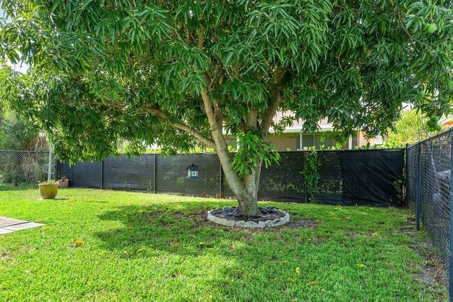 Building Photo - 177 Heming Way