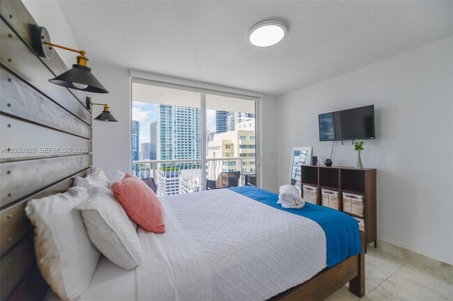 Building Photo - 1200 Brickell Bay Dr