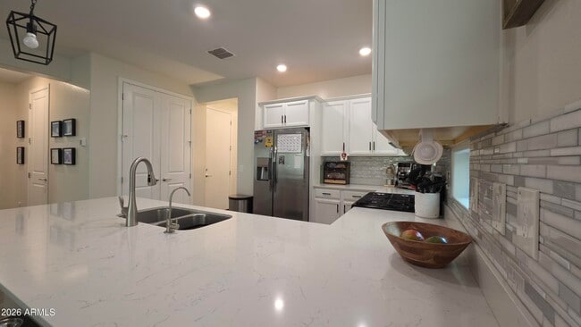 Building Photo - 45394 W Norris Rd