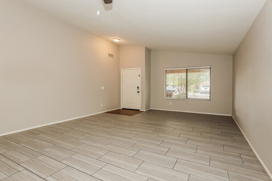 Building Photo - 16755 W Polk St