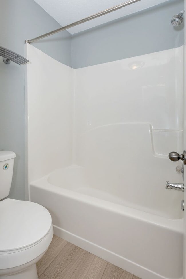 Building Photo - Freshly Renovated Rental Property