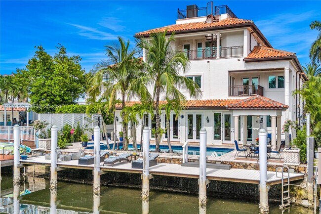 Building Photo - 625 Poinciana Dr