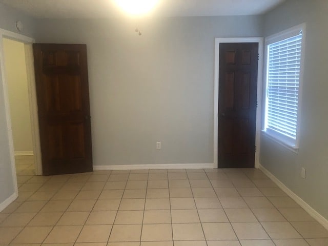 Building Photo - 384 Brookwood Lake Pl