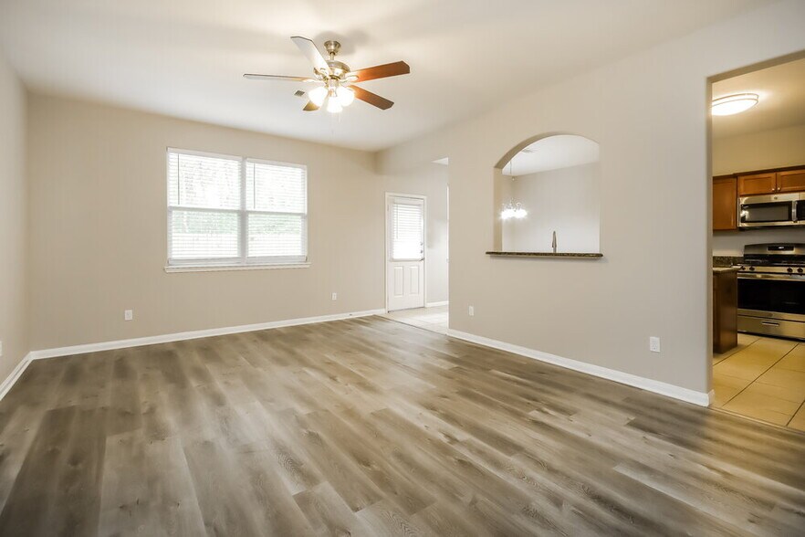 Building Photo - 10296 Stone Gate Dr