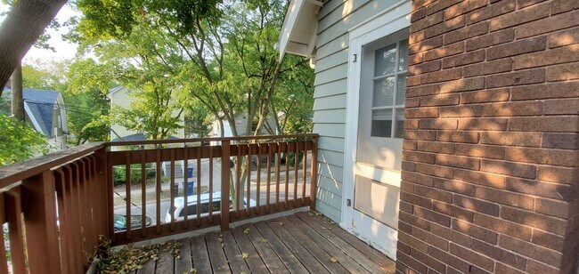 Building Photo - 914 Vaughn St