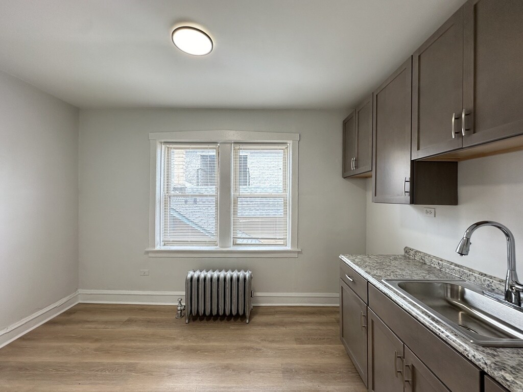 Building Photo - 4831 N Springfield Ave