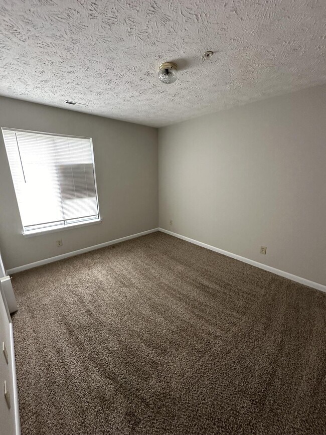 Building Photo - 3371 Galleria Dr