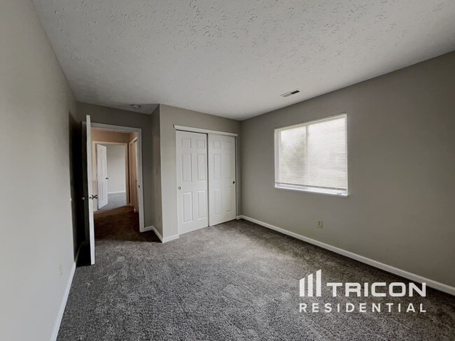 Building Photo - 2429 Grand Fir Dr