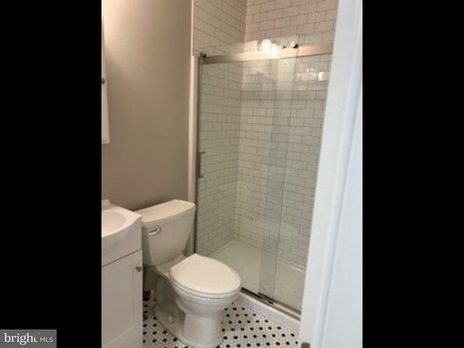 Building Photo - 187 Bridge St