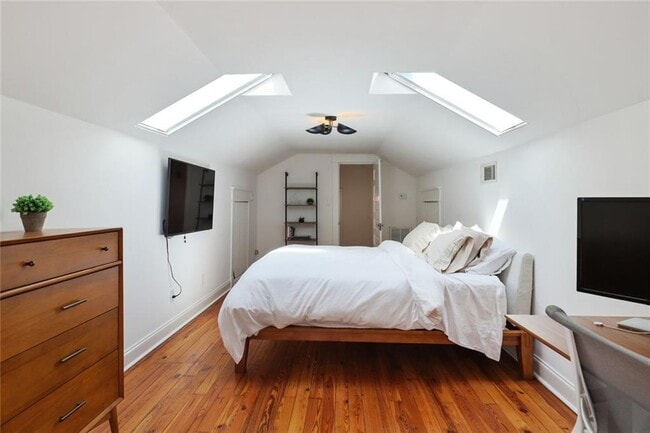 Building Photo - 1212 Merlin Ave SE