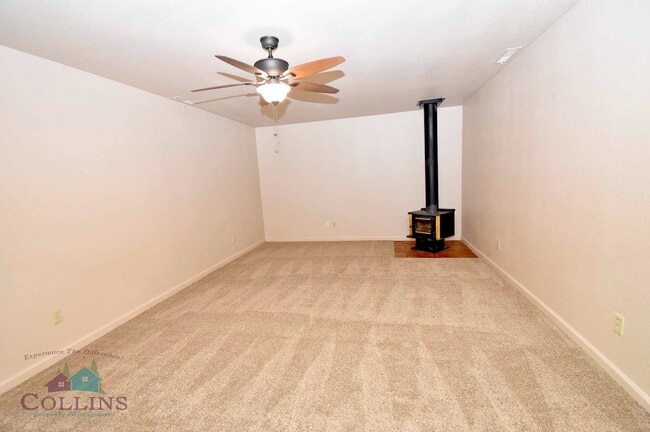 Building Photo - 23268 Lone Pine Dr