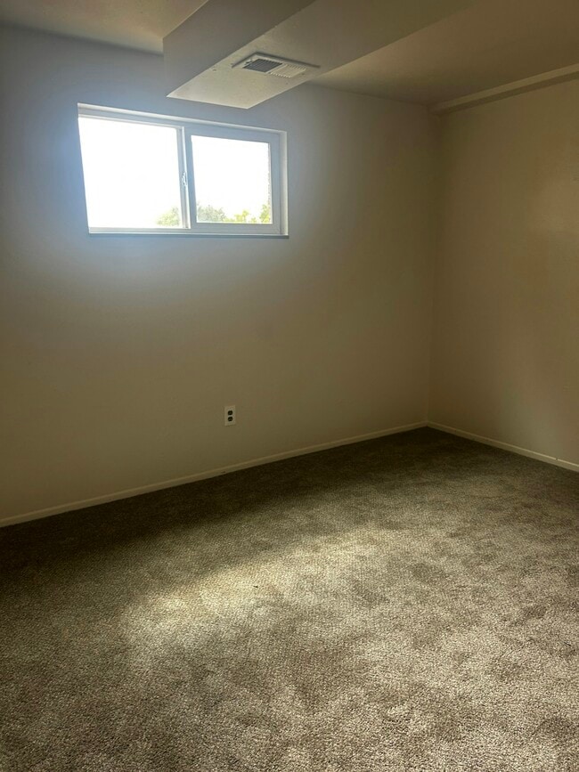 Building Photo - 9052 W Washburn Pl