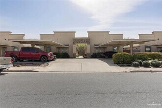 Building Photo - 10 West Dr