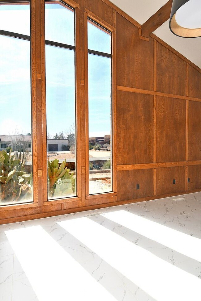 Building Photo - 6621 Vista Hermosa