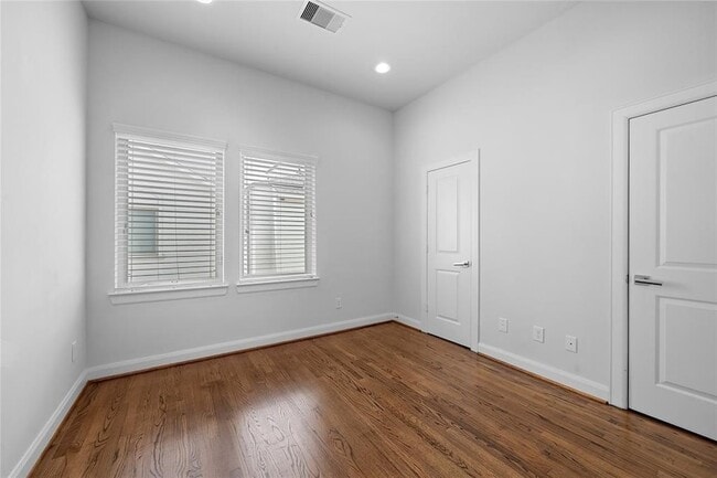 Building Photo - 4213 Schuler St