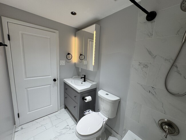 Building Photo - 5585 Hecate Ct