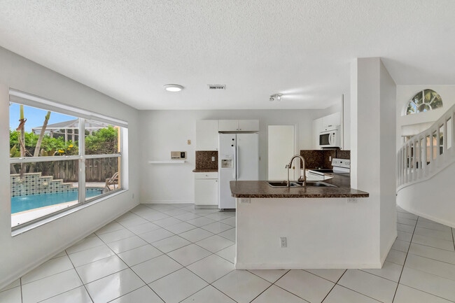 Building Photo - 8895 Sonoma Lake Blvd