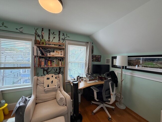 Building Photo - 24 Shapley Ave