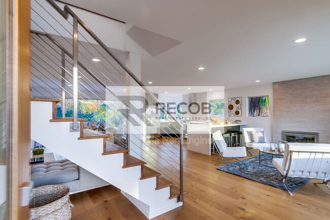 Building Photo - 2641 Curlew St