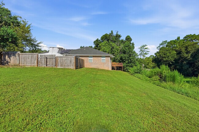 Building Photo - 4881 Traxx St