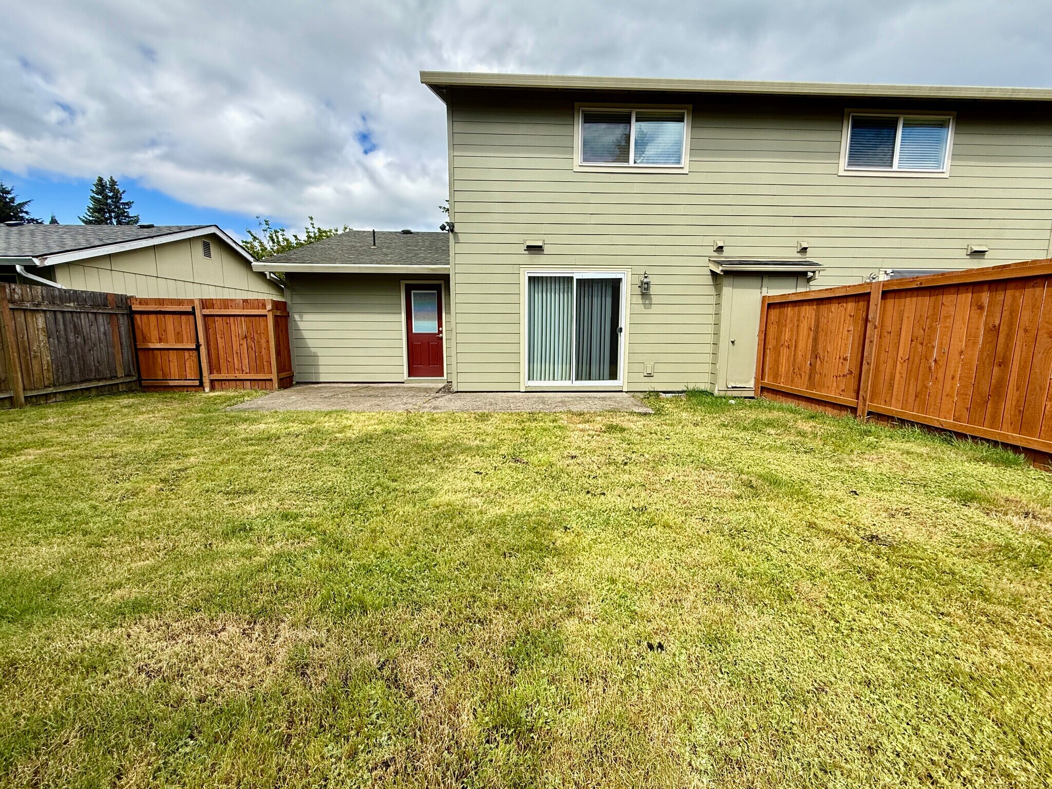 Building Photo - 503 SE 110th Ave